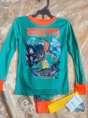Jurassic World Boys' Green & Orange Dino Pajama Set